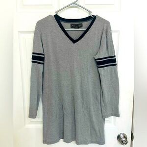 Vintage abercrombie and fitch heavy weight v neck top